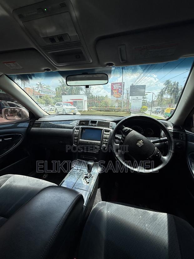 Toyota Crown Royale 2005 White