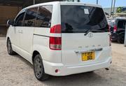 Toyota Noah 2003 White for sale