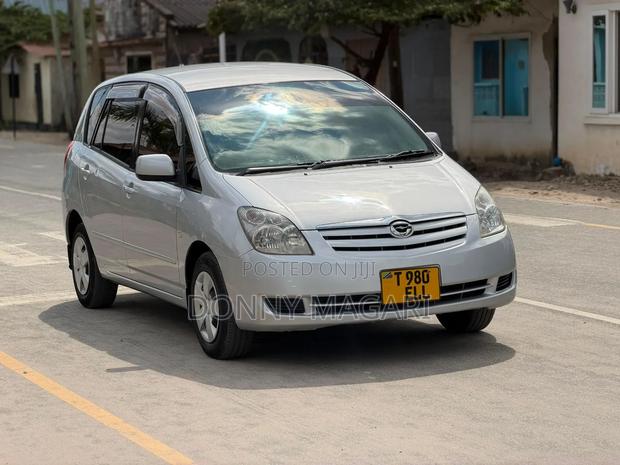Toyota Corolla Spacio 2004 Silver