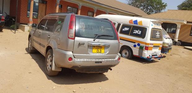 Nissan X-Trail 2005 Gray