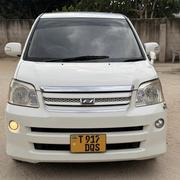Toyota Noah 2005 White for sale
