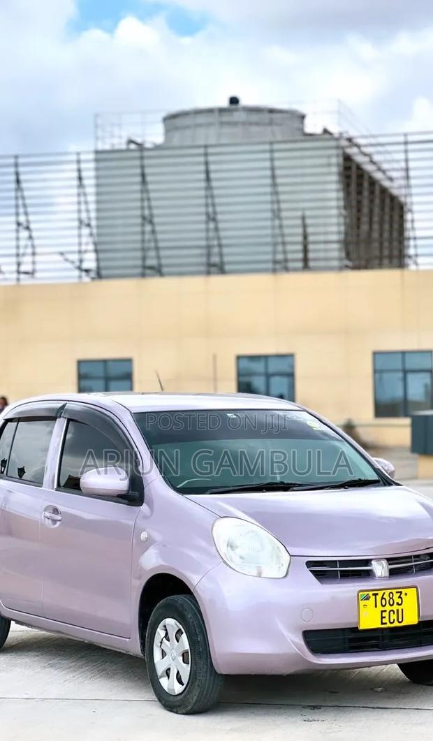 Toyota Passo 2011 Gray