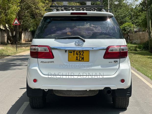 Toyota Fortuner 2.7 AWD 2004 White