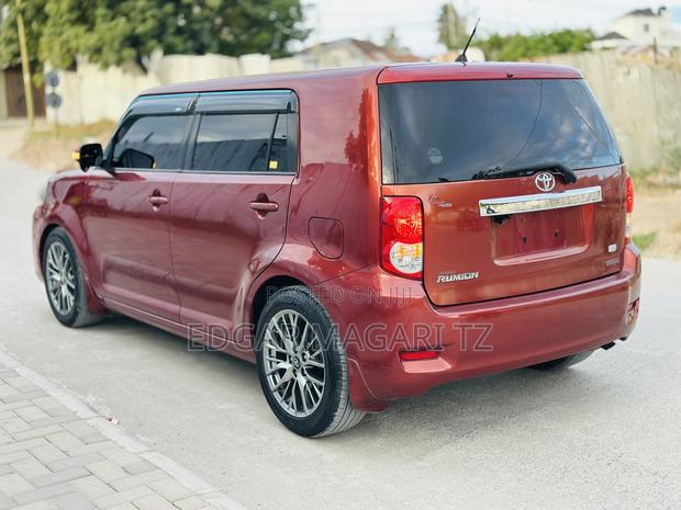 Toyota Corolla Rumion 2007 Maroon