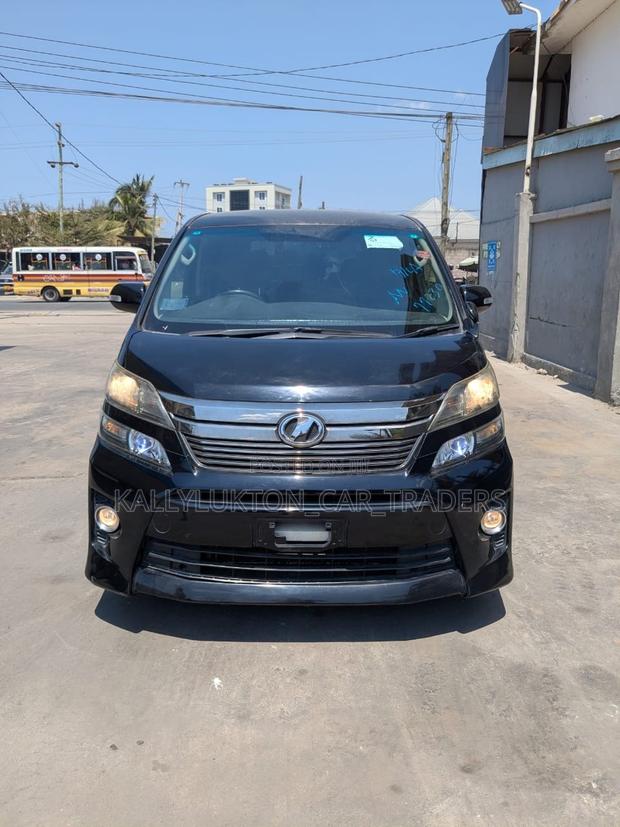 Toyota Alphard 2014 Black