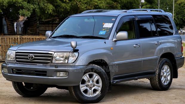 Toyota Land Cruiser 100 VX 4.7 V8 2005 Gray