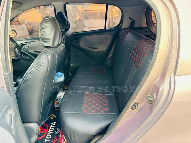 Toyota Vitz 2002
