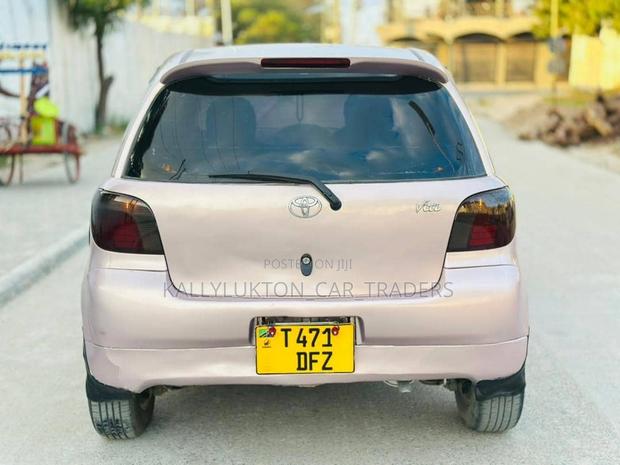 Toyota Vitz 2002