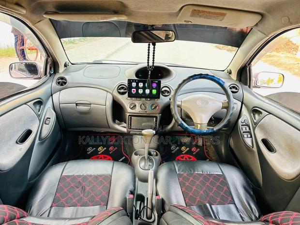 Toyota Vitz 2002