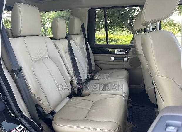 Land Rover Discovery 2015 Black