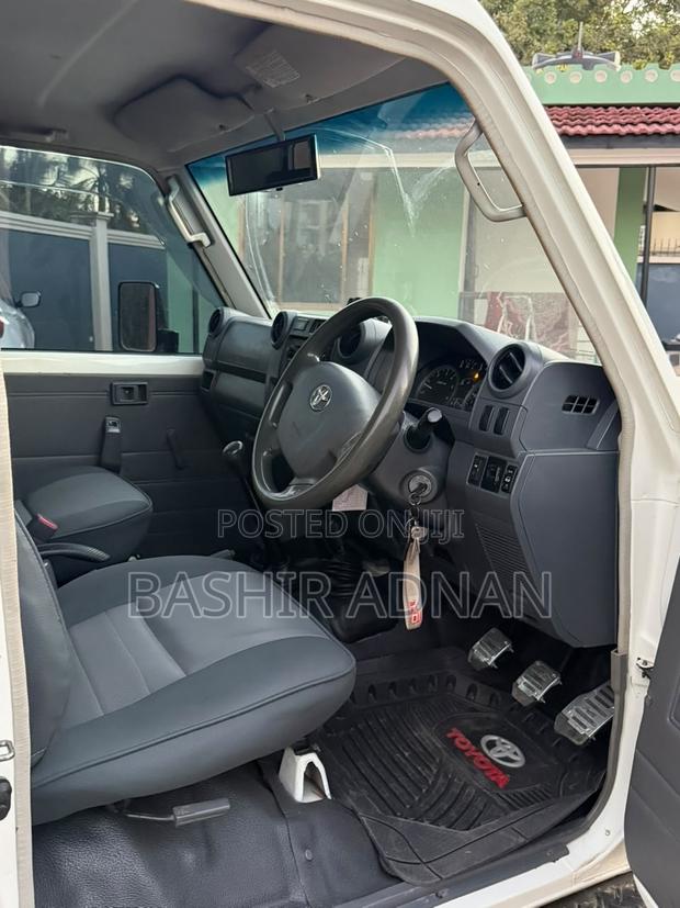 Toyota Land Cruiser 79 Series 2014 White