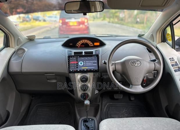 Toyota Vitz 1.0 FWD 5dr 2007 Silver
