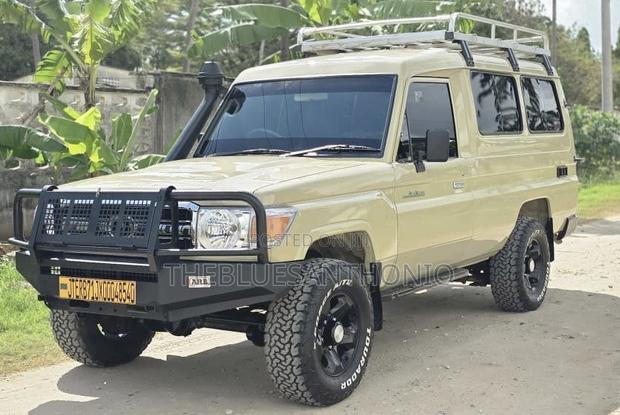 Toyota Land Cruiser 2009 Beige