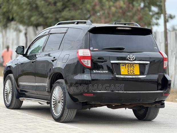 Toyota Vanguard 2010 Black
