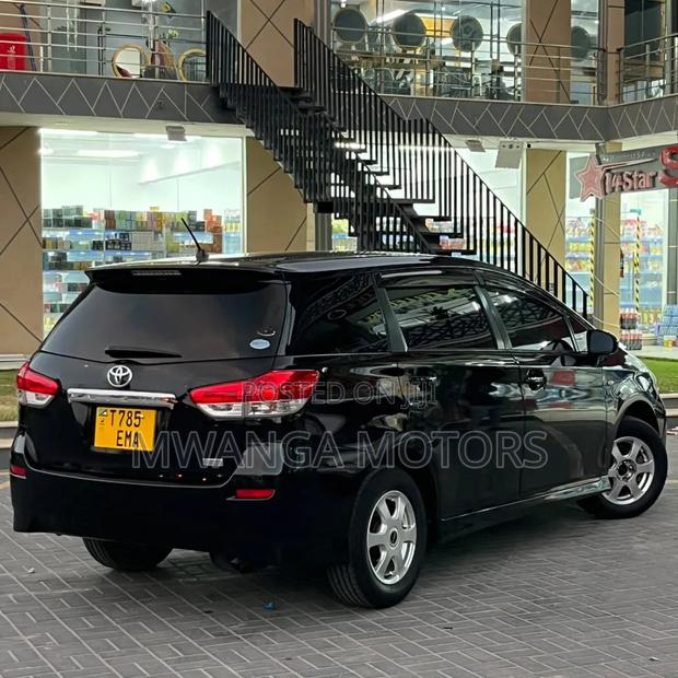 Toyota Wish 2012 Black
