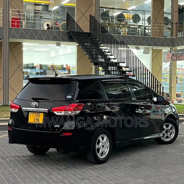 Toyota Wish 2012 Black