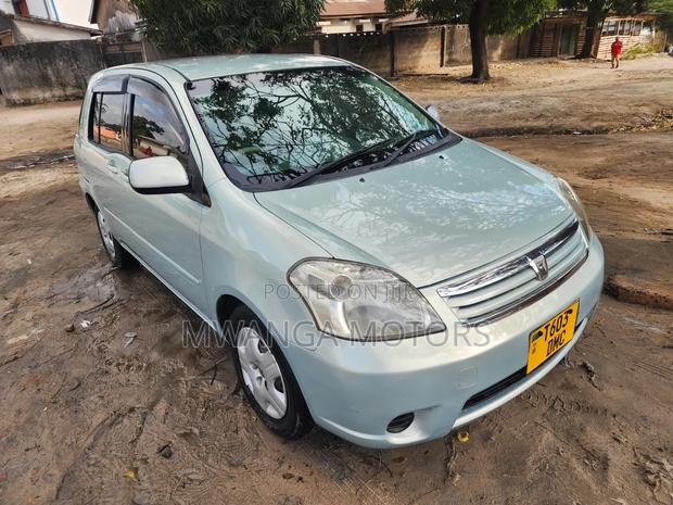 Toyota Raum 2005 Green