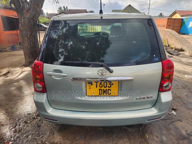 Toyota Raum 2005 Green