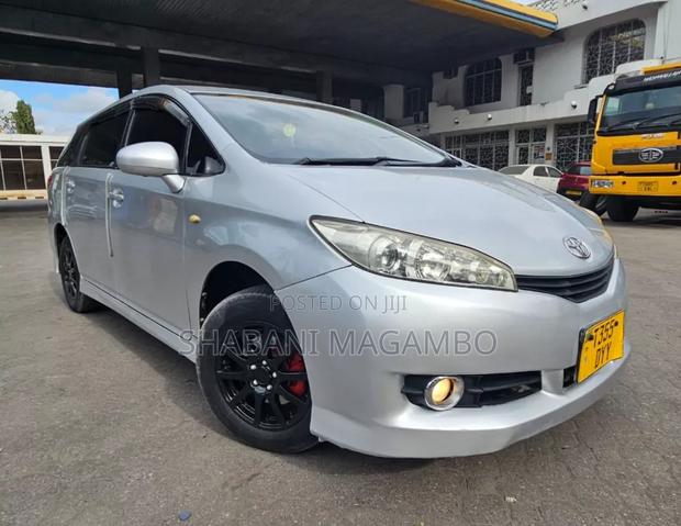 Toyota Wish 2011 Silver