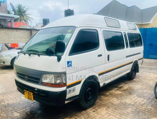 Toyota Grand HiAce 1999 Off white