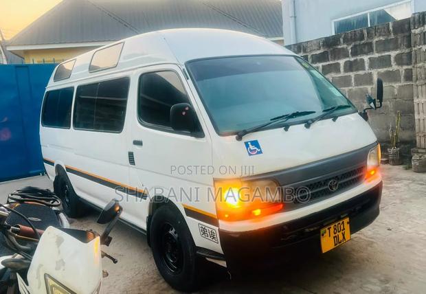 Toyota Grand HiAce 1999 Off white