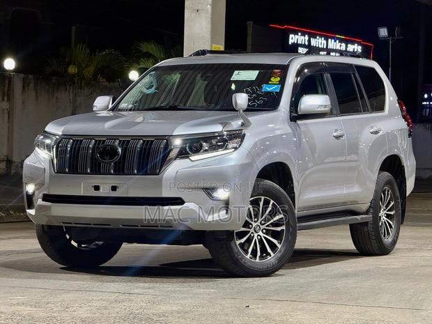 Toyota Land Cruiser Prado 2.8 2020 Silver
