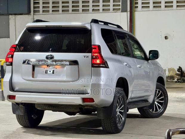 Toyota Land Cruiser Prado 2.8 2020 Silver
