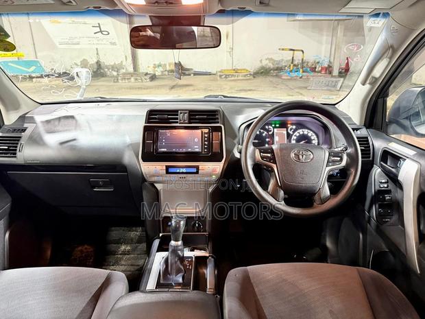 Toyota Land Cruiser Prado 2.8 2020 Silver