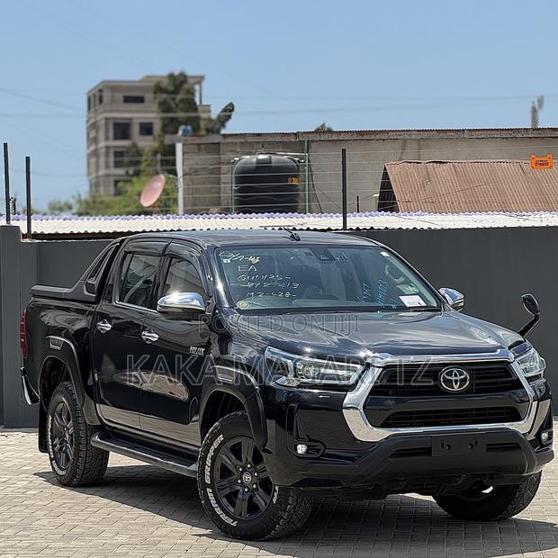 Toyota Hilux 2020 Black