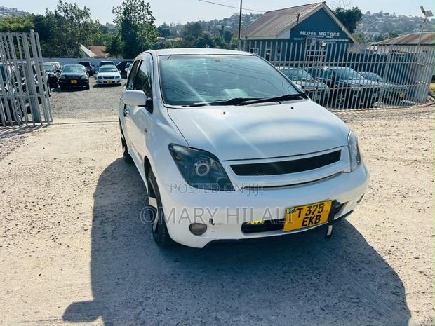 Toyota IST 2004 White