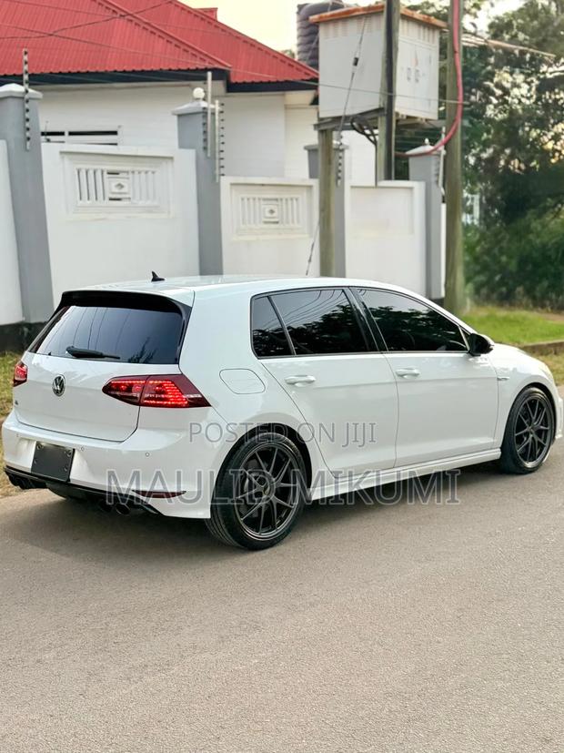 Volkswagen Golf R 4-Door 2016 White