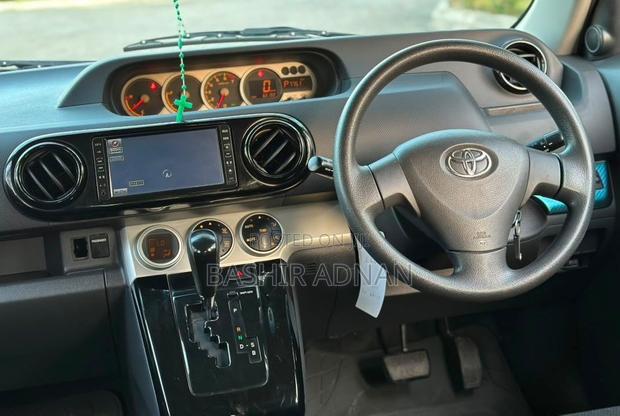 Toyota Corolla Rumion Hatchback 1.5 FWD 2009 Matt Black