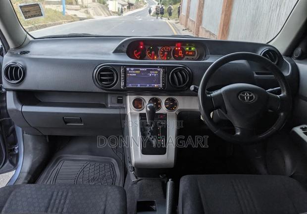Toyota Corolla Rumion 2009 Gray