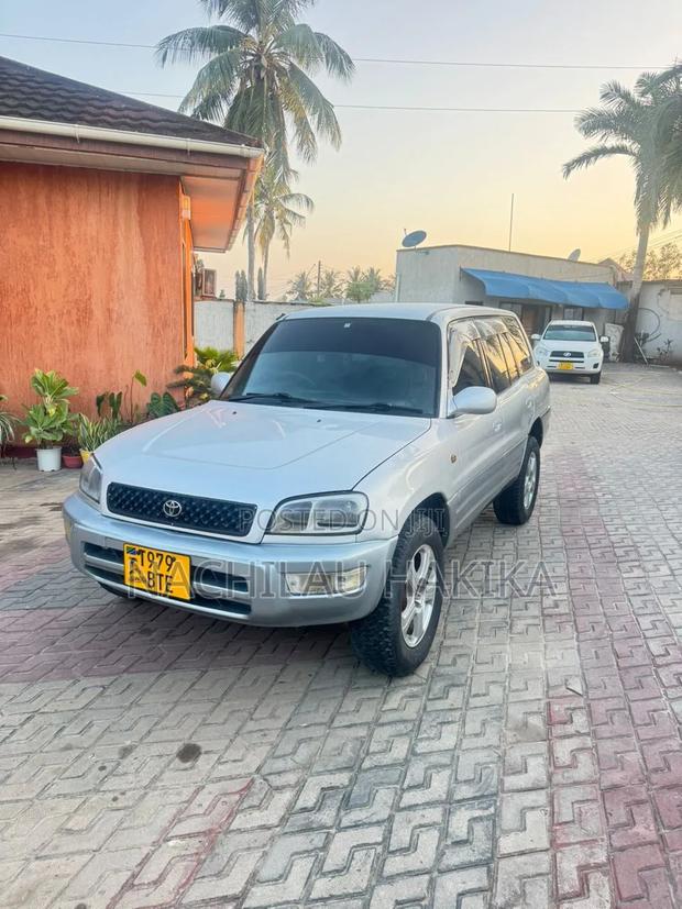 Toyota RAV4 1999 Silver