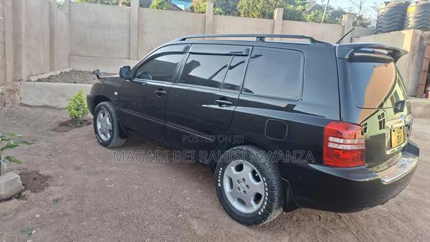 Toyota Kluger 2005 Black