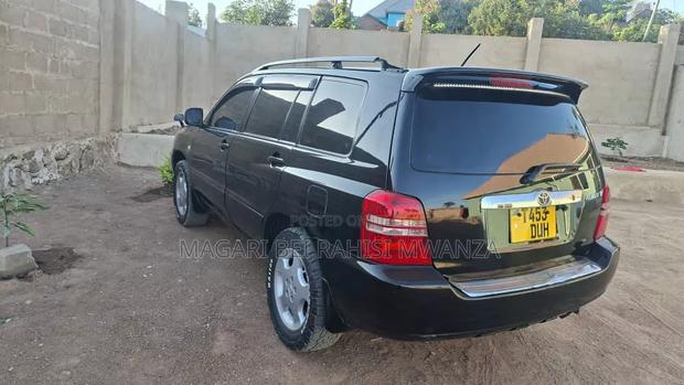 Toyota Kluger 2005 Black