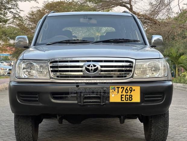 Toyota Land Cruiser 2007 Silver