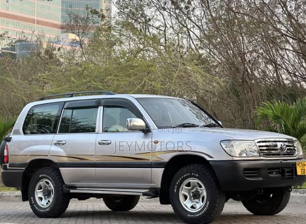 Toyota Land Cruiser 2007 Silver