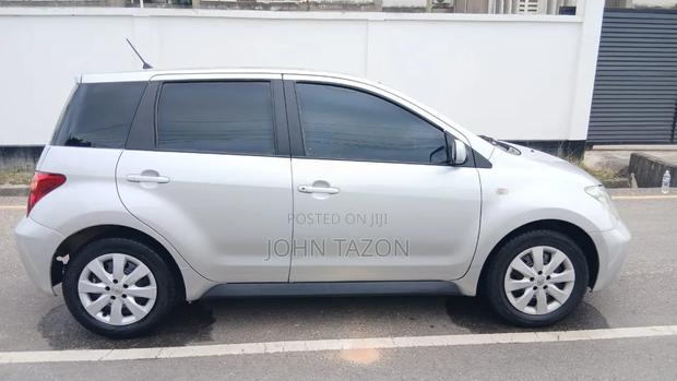 Toyota IST 2003 Silver