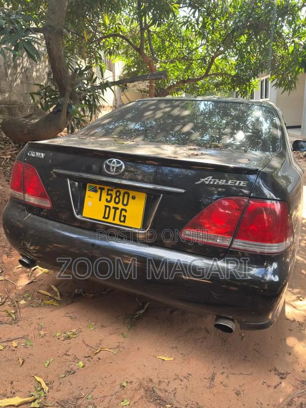 Toyota Crown Royale 2005 Black