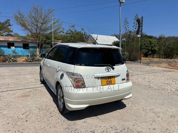 Toyota IST 2004 White
