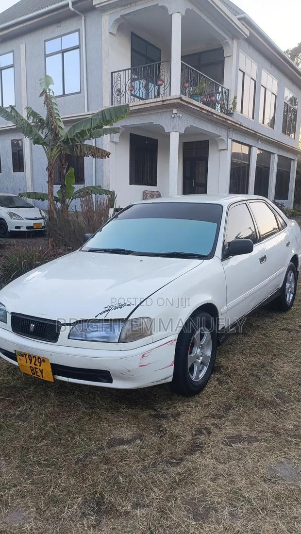 Toyota Sprinter 2000 White