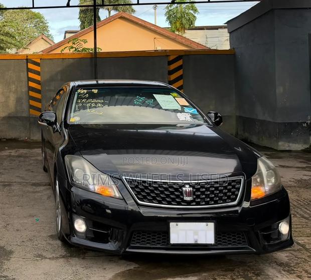 Toyota Crown 2009 Black