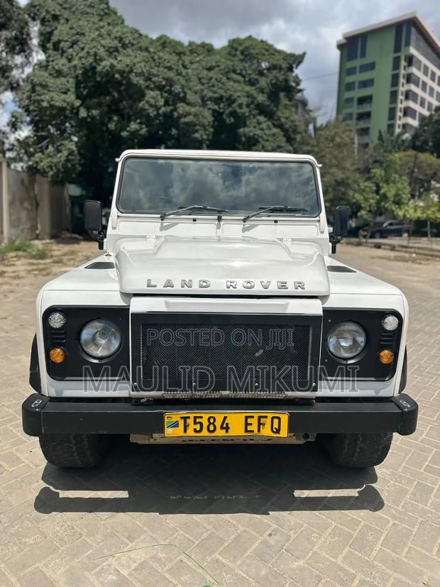 Land Rover Defender 2016 White