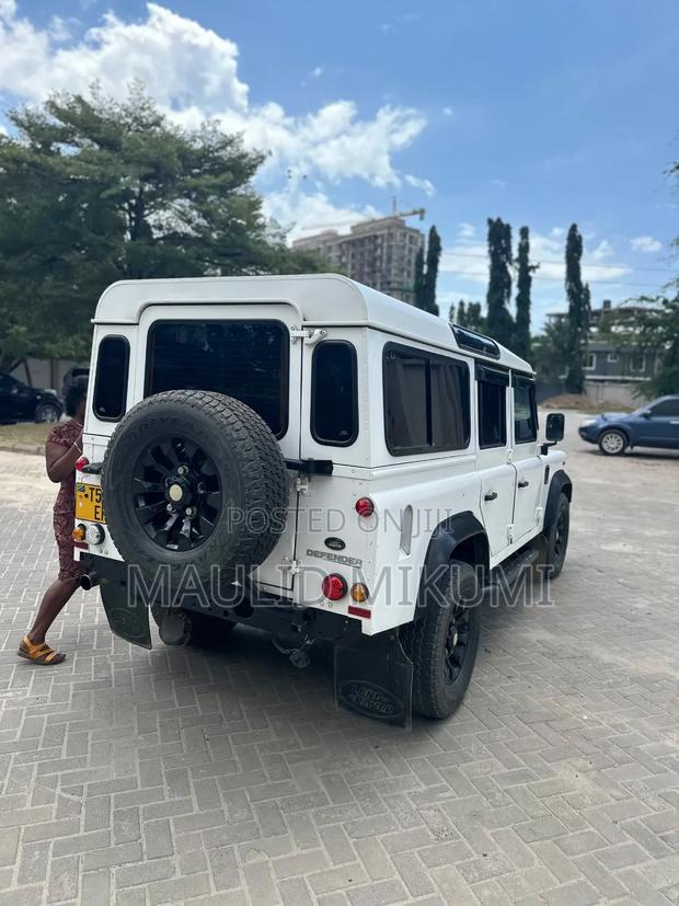 Land Rover Defender 2016 White