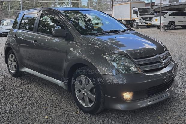 Toyota IST 2005 Gray