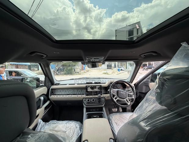 Land Rover Defender 2023 Black