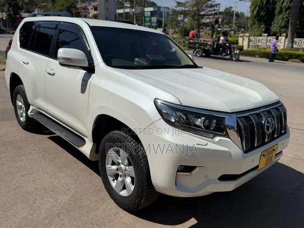 Toyota Land Cruiser Prado 2016 White