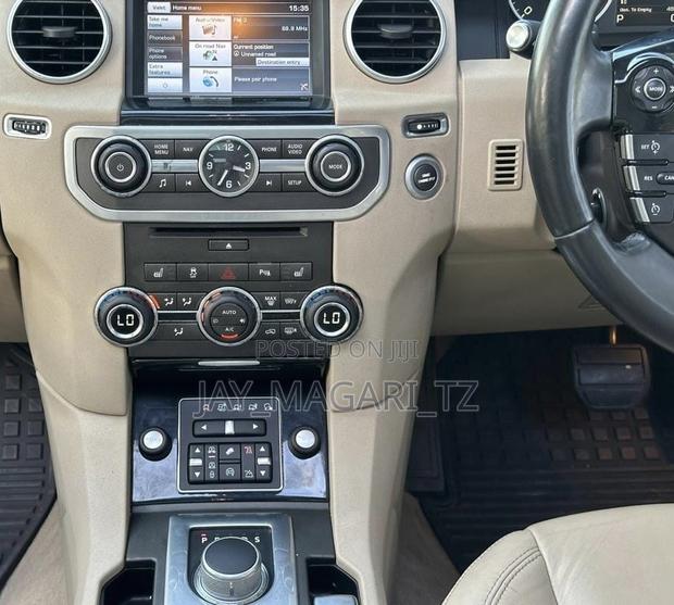 Land Rover Discovery 2015 Black
