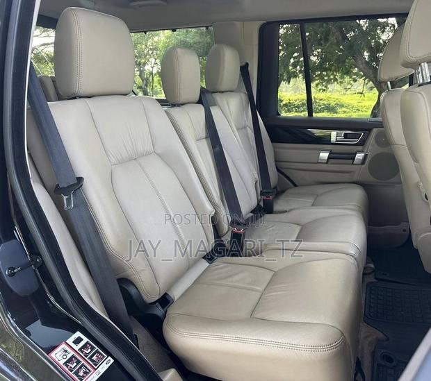 Land Rover Discovery 2015 Black